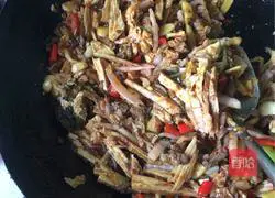 Illustration of how to make pickled cabbage and beef skin 7