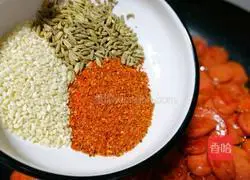 Illustration of how to make spicy cumin ham 5