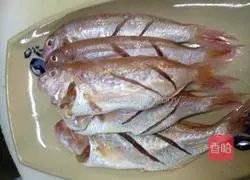 Illustration of how to make Spicy Cumin Red Line Fish 1