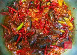 Illustration of how to make spicy crayfish 5