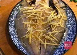 Illustration of how to steam salted fish 6