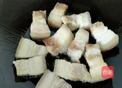 Illustration of how to cook quail eggs and roasted pork 6