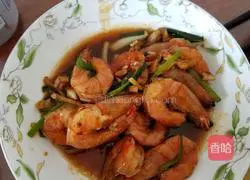 Illustration of how to make braised shrimps with garlic oil 10