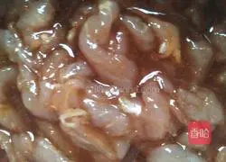 Illustration of how to make green pepper, shredded pork and zucchini 2