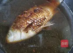 Braised crucian carp recipe 3