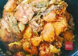  Illustration of how to make pickled cabbage and potato ribs 14