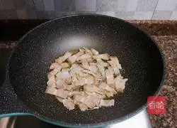 Illustration of how to stir-fry cabbage 7