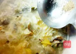 Clear soup sour Illustration of how to make bamboo shoots and chicken 10