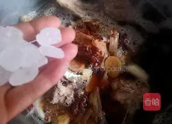 Illustration of how to make soy sauce bones 13