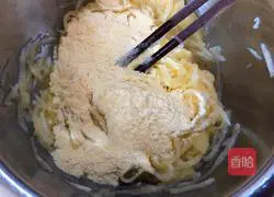 Illustration of how to make steamed cornmeal shredded radish 7
