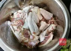 Illustration of braised goose in sauce 1