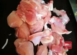 Illustration of how to make stir-fried chicken with water chestnuts 7