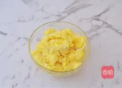 Illustration of how to make crab sticks and eggs bento 5