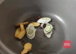 Illustration of how to make braised chicken with pink skin 3