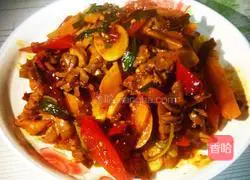 Illustration of how to make Qianjiang chicken offal 17