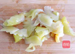 Illustration of how to make fried pork slices with pickles 4