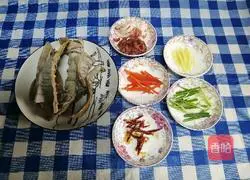 Illustration of how to simmer shredded pork and dried bamboo shoots 1