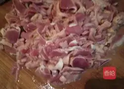 Illustration of how to make spicy chicken offal 1