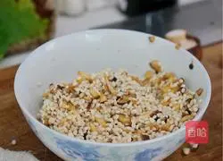 Lotus Leaf Glutinous Rice Chicken Recipe Illustration 3