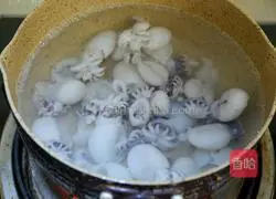 Soak Illustration of how to make pepper cuttlefish larvae 2