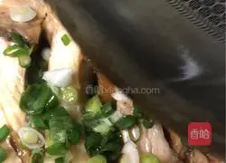 Illustration of how to make steamed grass carp belly with red dates and mushrooms 8