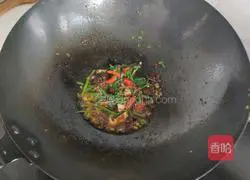 Illustration of how to make tender shredded beef with green pepper, egg and egg 6