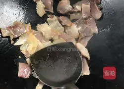 Illustration of how to make fried lettuce with bacon 7
