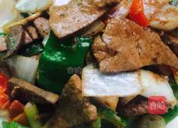 Illustration of how to stir-fry pork liver with onions 7