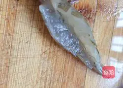 Illustration of how to make garlic shrimps 3