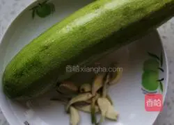 Illustration of how to make steamed watermelon with garlic 1