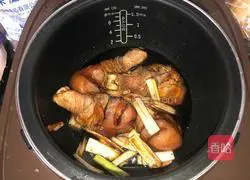 Illustration of how to make rice cooker chicken legs 13