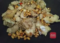 Illustration of making sauce-flavored pig's feet 11