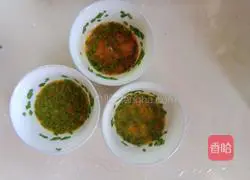 Illustration of how to make chive egg rolls 3