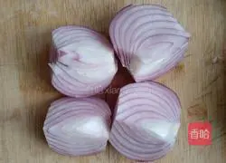 Illustration of how to cook bacon braised rice in a lazy rice cooker 1