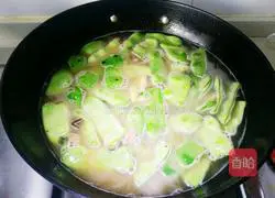 Illustration of how to make potato stewed with green beans 6