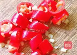 Illustration of how to make stir-fried minced pork with garlic moss and fragrant 5