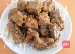 Illustration of how to make steamed pork ribs with enoki mushrooms 4