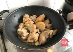 Illustration of how to make pig's trotters and soybeans 6