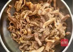 Illustration of how to stir-fry shredded pork with Hu Qin 14