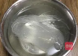 Illustration of how to make garlic vermicelli shrimp 1