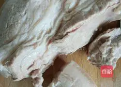 Illustration of how to make braised pork with potatoes 2