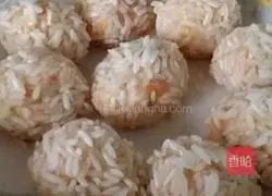 Illustration of how to make pearl meatballs 5