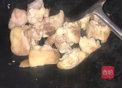 Illustration of how to make pig's feet, ginger and vinegar 5