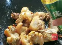 Illustration of Homemade Pig's Trotters 5