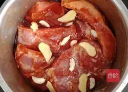 Illustration of how to make rice cooker barbecued pork 3