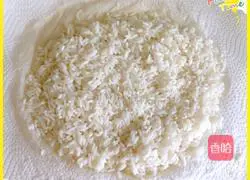 Illustration of how to make glutinous rice steamed pork ribs 2