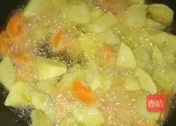 Illustration of how to make curry potato and chicken rice 3