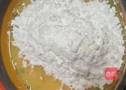 Illustration of how to make fried small long fish 2