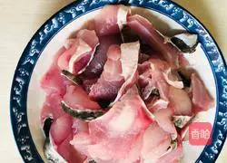 Sauerkraut Fish Illustration of how to do it 2