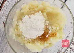 Illustration of how to make golden potato and shrimp balls 8